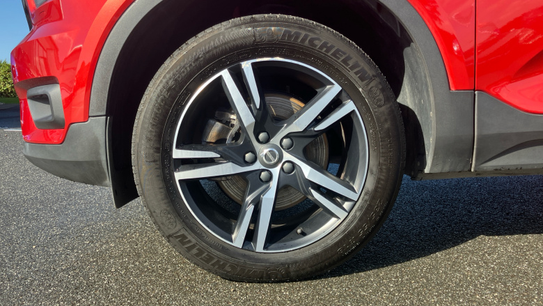 Volvo Xc40 2.0 B4P R DESIGN 5dr Auto Petrol Estate